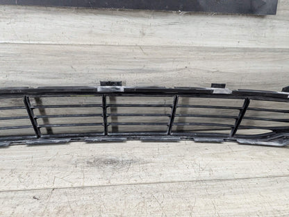 16-19 OEM BMW G11 G12 740 750 Front Bumper Lower Air Inlet Intake Grille