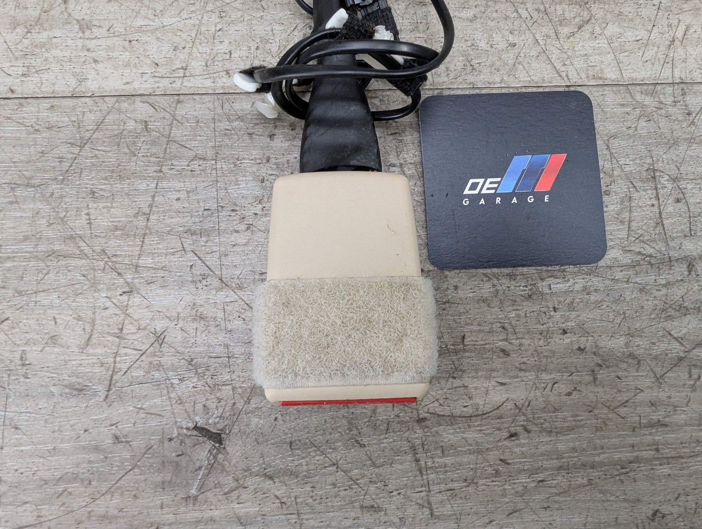 OEM BMW G11 G12 G30 740 750 Front Left Driver Seatbelt Seat Belt Buckle BEIGE