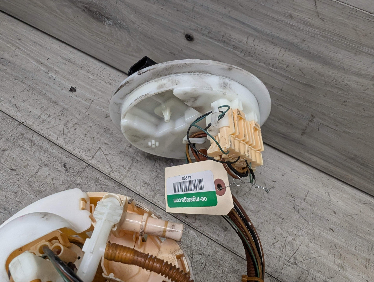 16-22 OEM BMW G12 740 Engine B58 Gas Tank Fuel Pump Sending Unit