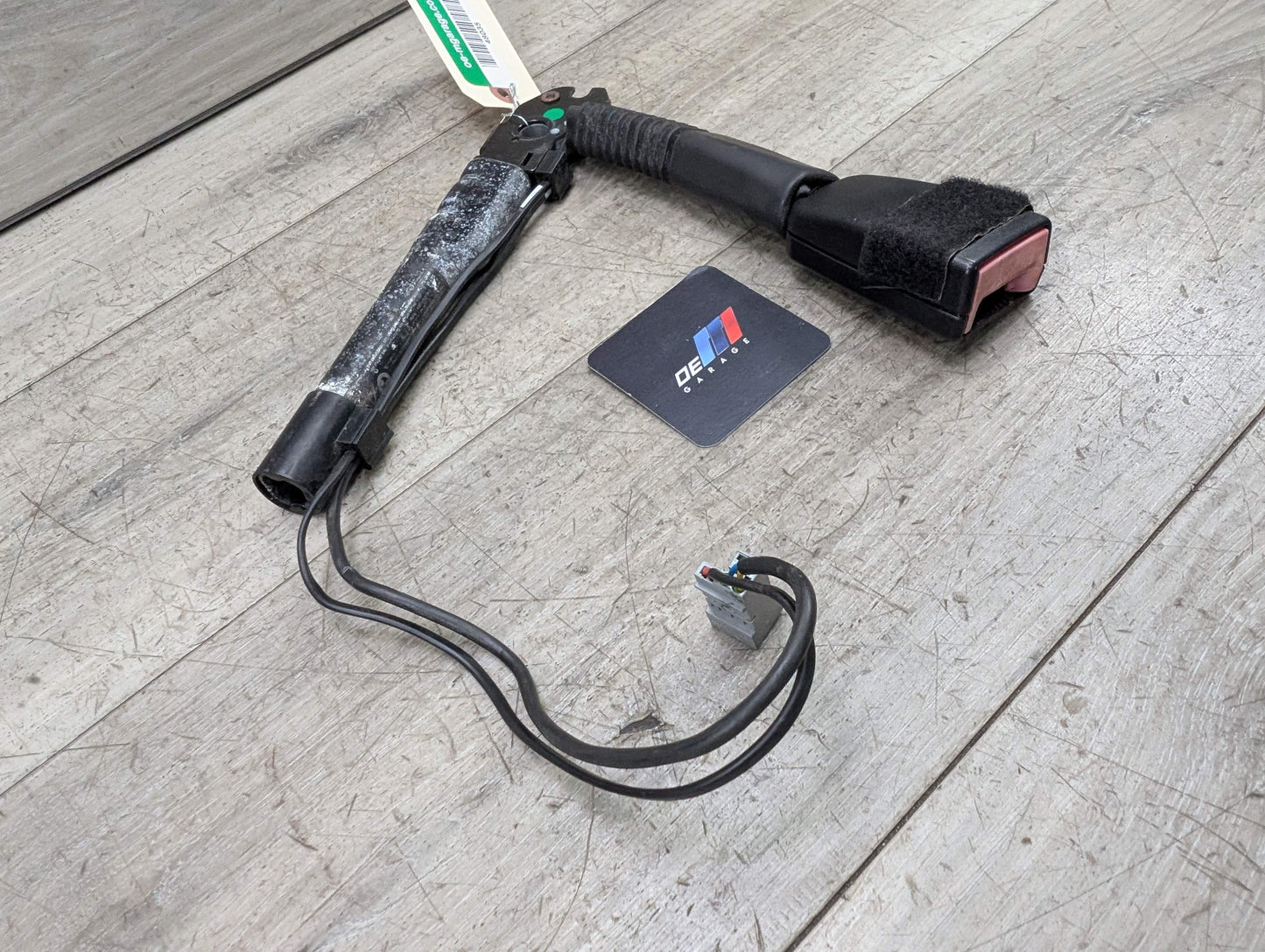 OEM BMW E82 E84 E88 E89 E90 E92 Front Left Driver Seat Belt Buckle Tensioner