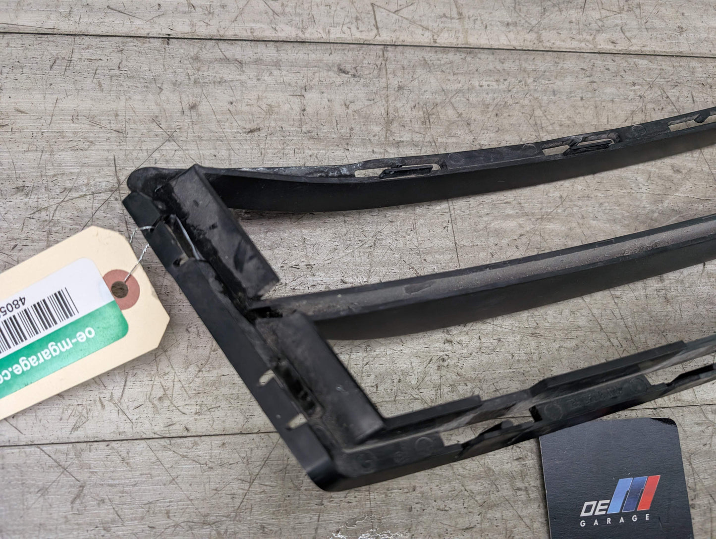 08-13 OEM BMW E82 E88 135 Front Driver Side M SPORT Bumper Trim Grille Black