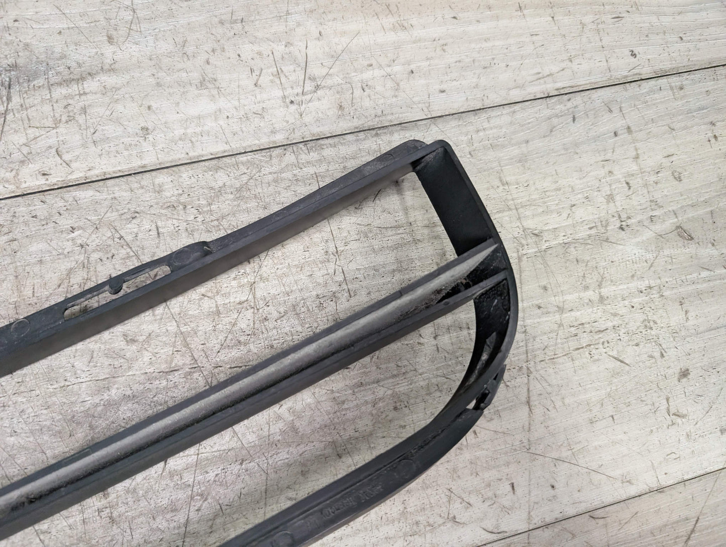08-13 OEM BMW E82 E88 135 Front Driver Side M SPORT Bumper Trim Grille Black