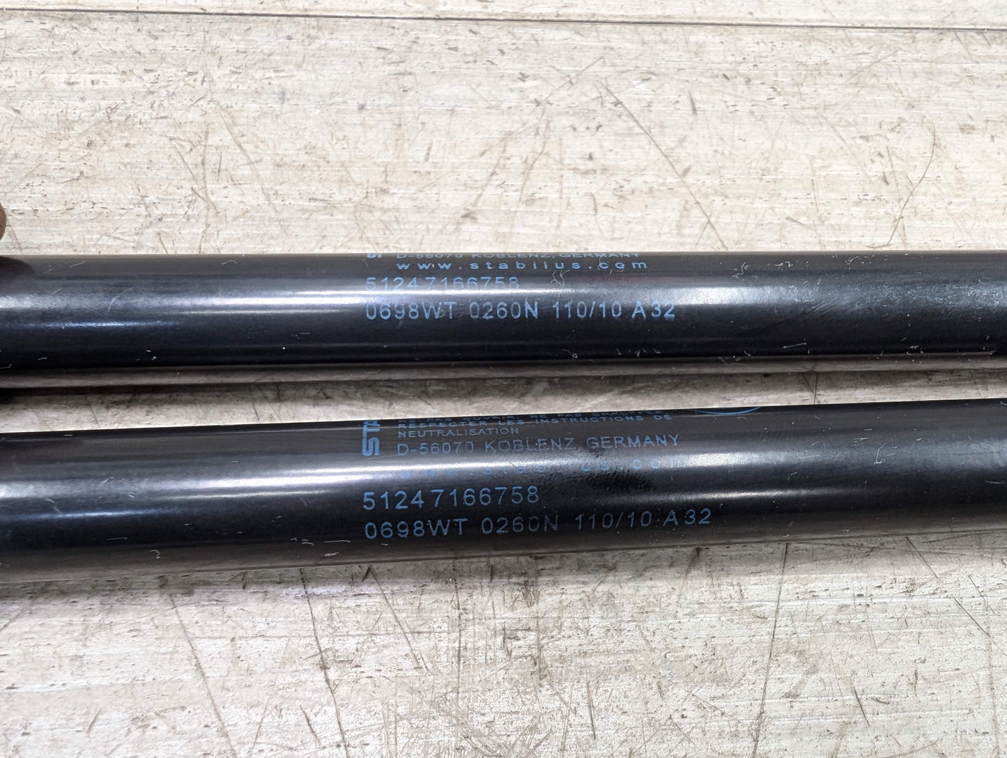 08-13 OEM BMW E88 128 135 Rear Left Right Trunk Lid Spring Shocks PAIR