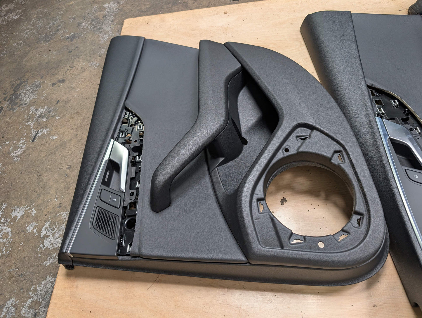 *17-19 OEM AUDI B9 A4 Front Rear Interior Door Panels Black SET Ambient Lighting