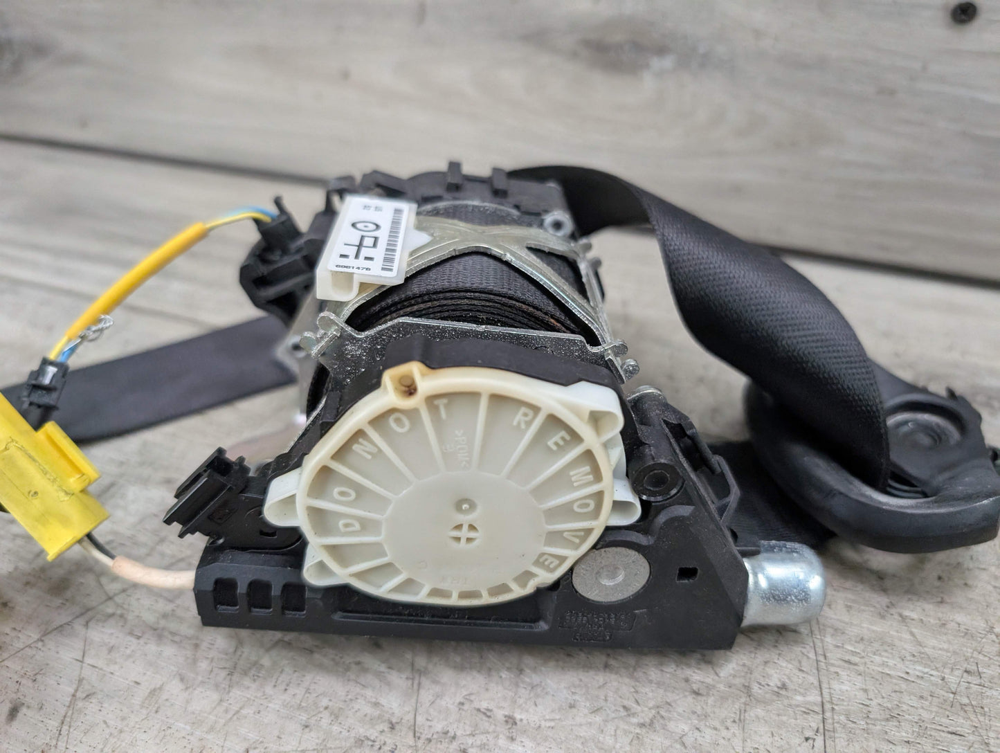 OEM BMW E88 128 135 Front Right Passenger Seat Belt Seatbelt Retractor Black