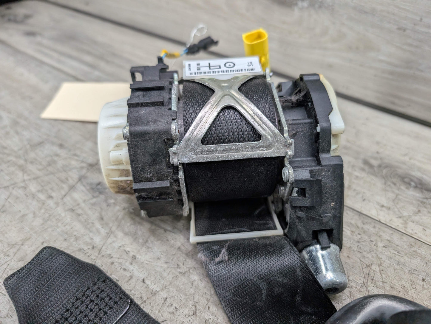 08-13 OEM BMW E88 128 135 Front Left Driver Seat Belt Seatbelt Retractor Black