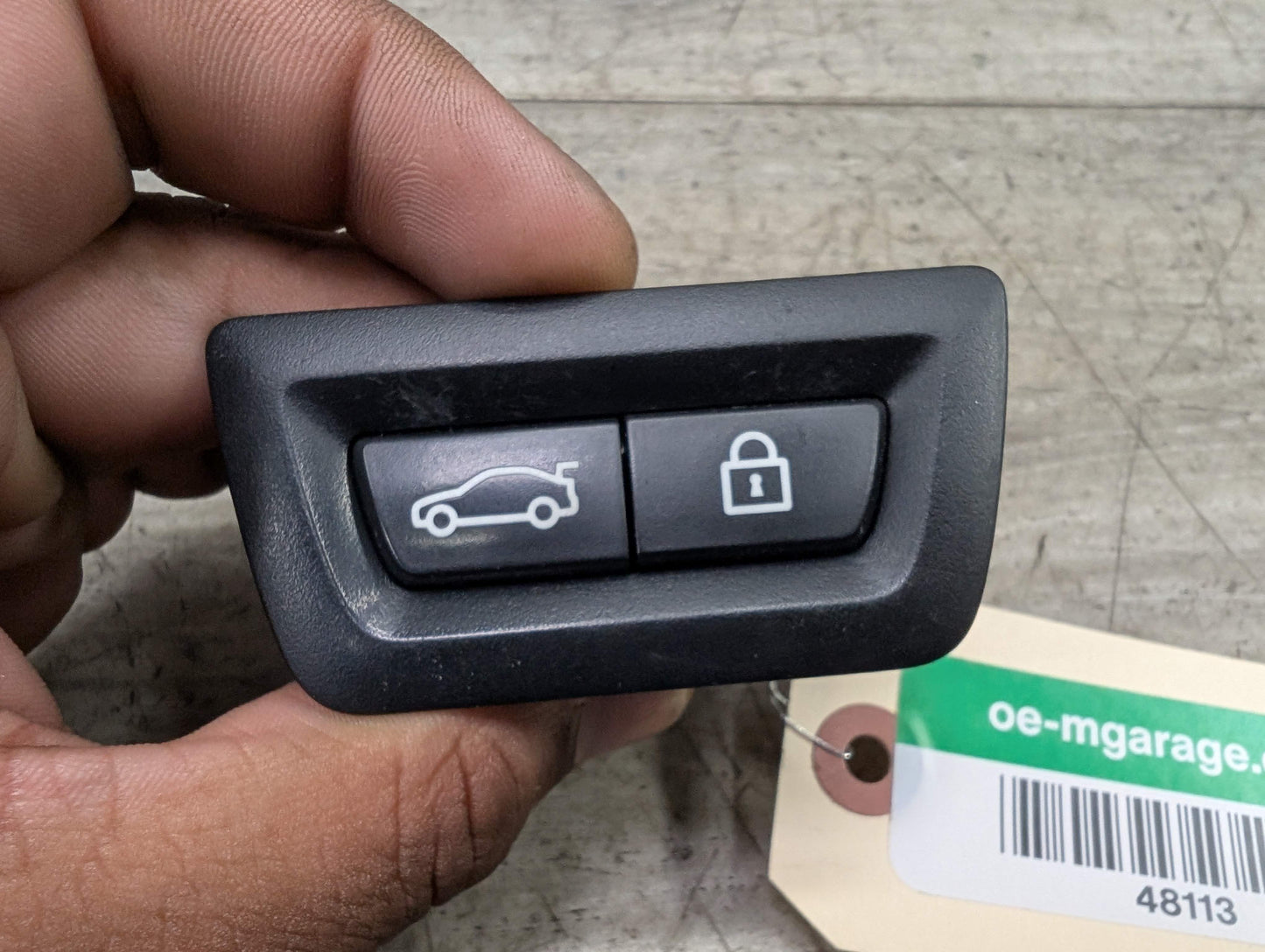 OEM BMW F02 F10 F15 F48 F90 G01 G20 G30 G80 X3 Rear Trunk Lid Center Lock Switch