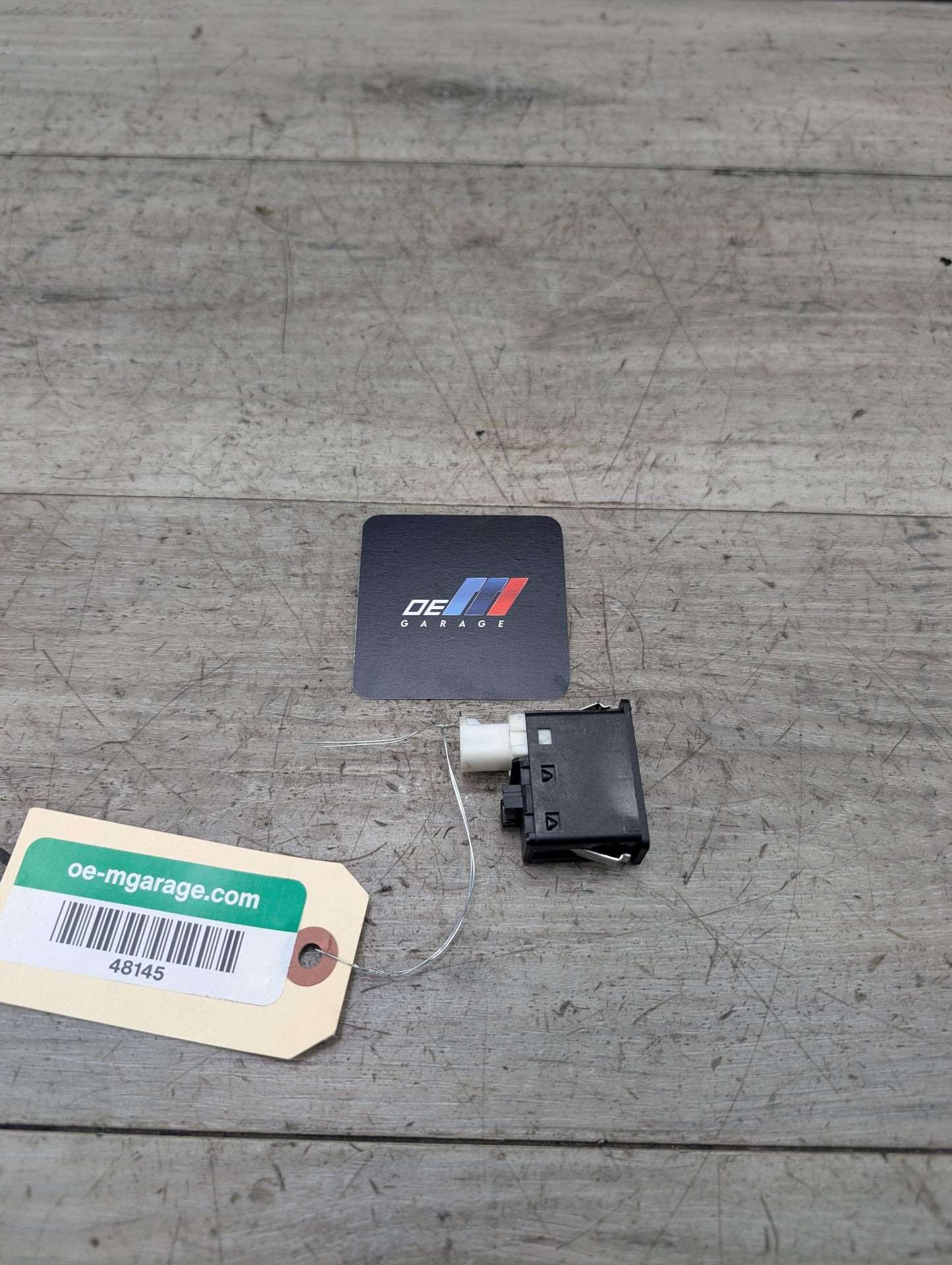 OEM BMW F15 F16 F25 F26 F85 X1 X3 X5 AUX Auxiliary Audio USB Input Charging Port