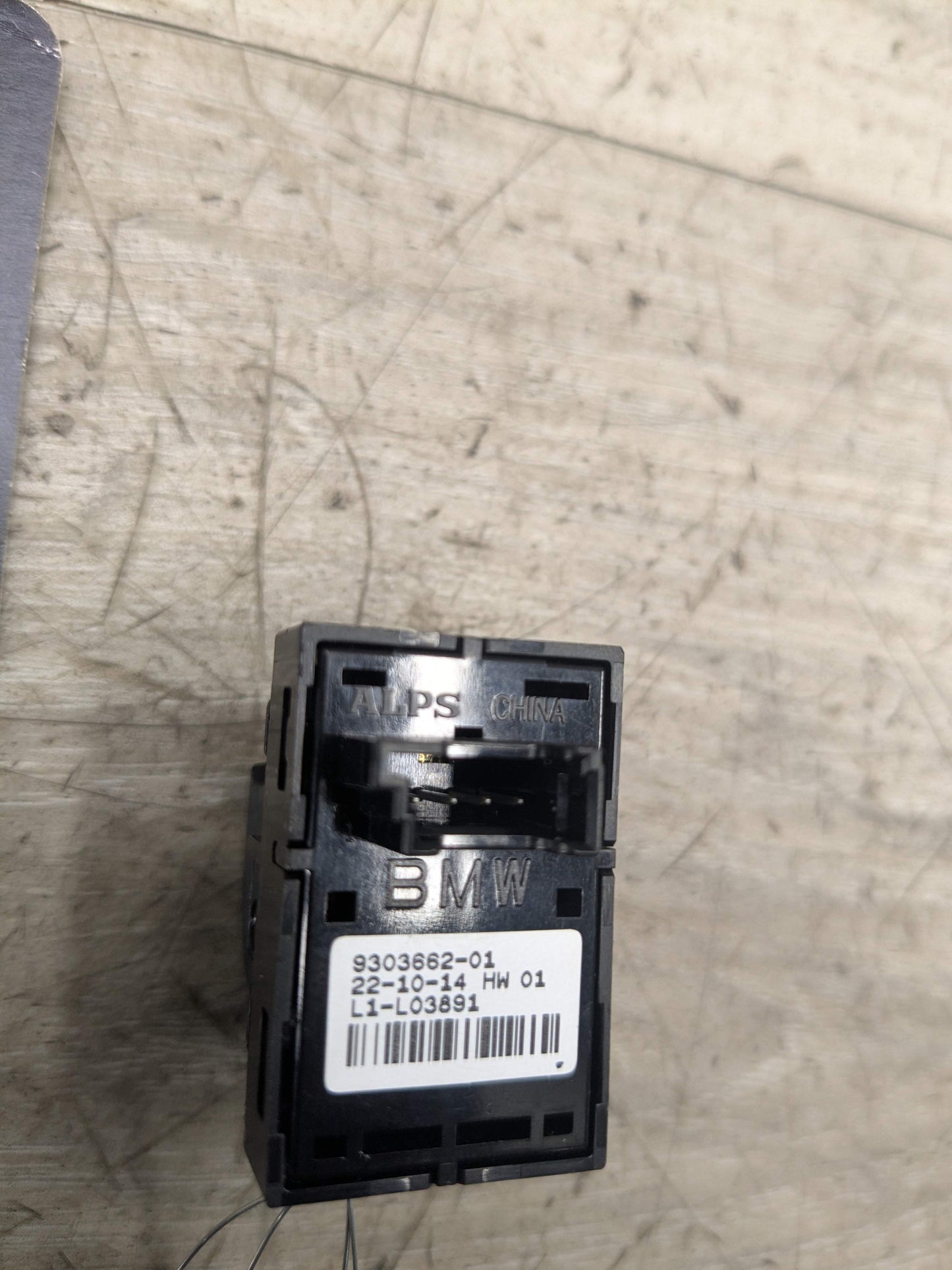 11-18 OEM MW F25 F26 X3 X4 Trunk Lid Liftgate Open Release Switch Button