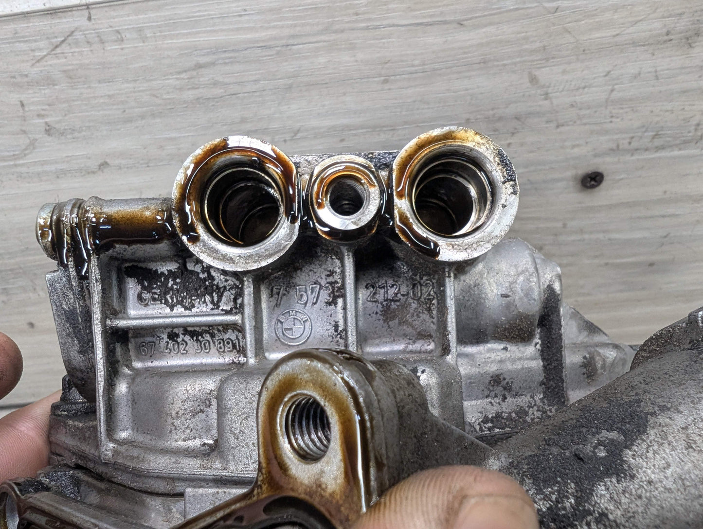 07-13 OEM BMW E82 E90 E92 135 335 N54 N55 Engine Oil Filter Housing COOLER