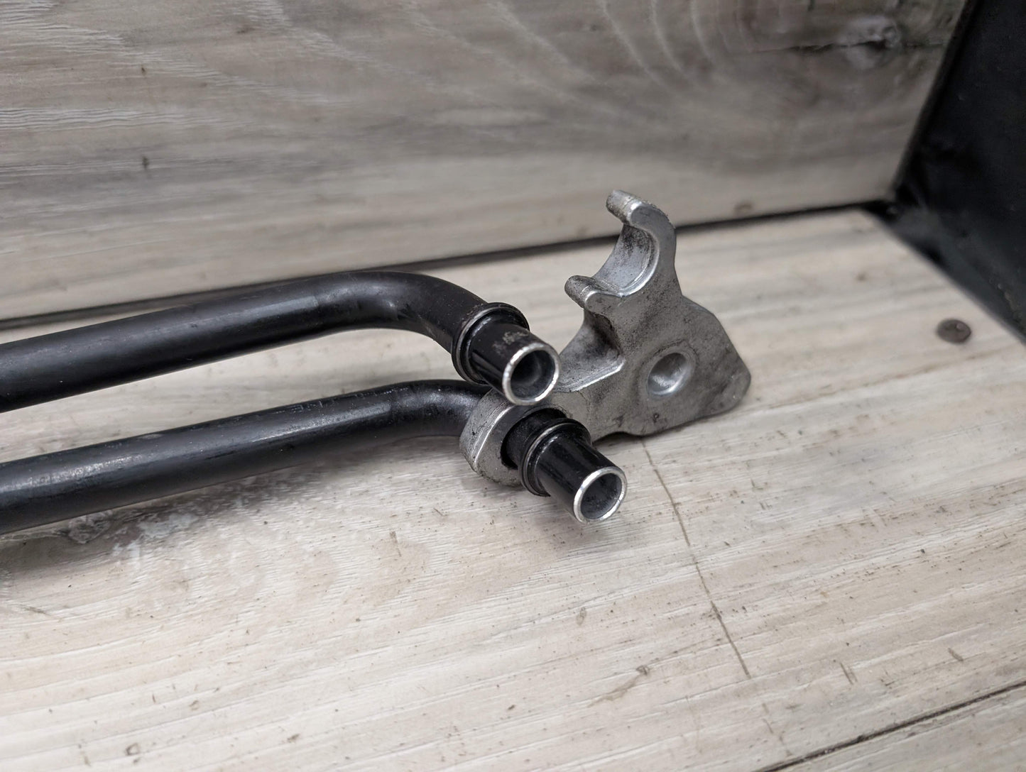 OEM BMW E82 E90 E92 E93 AT Transmission Oil Cooling Inlet Outlet Pipe N54 N55