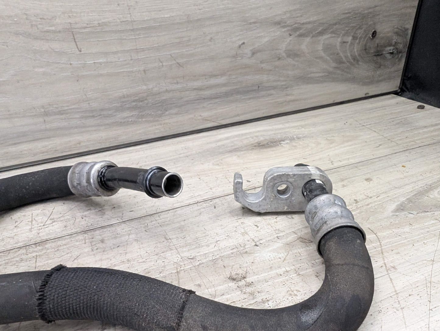 08-13 OEM BMW E82 E88 135 Engine N54 N55 Oil Cooler Flow Return Pipe Lines Hoses