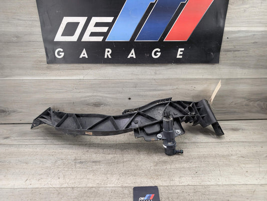 08-13 BMW E82 E88 128 135 Right Passenger Headlight Arm Bracket Support Mount