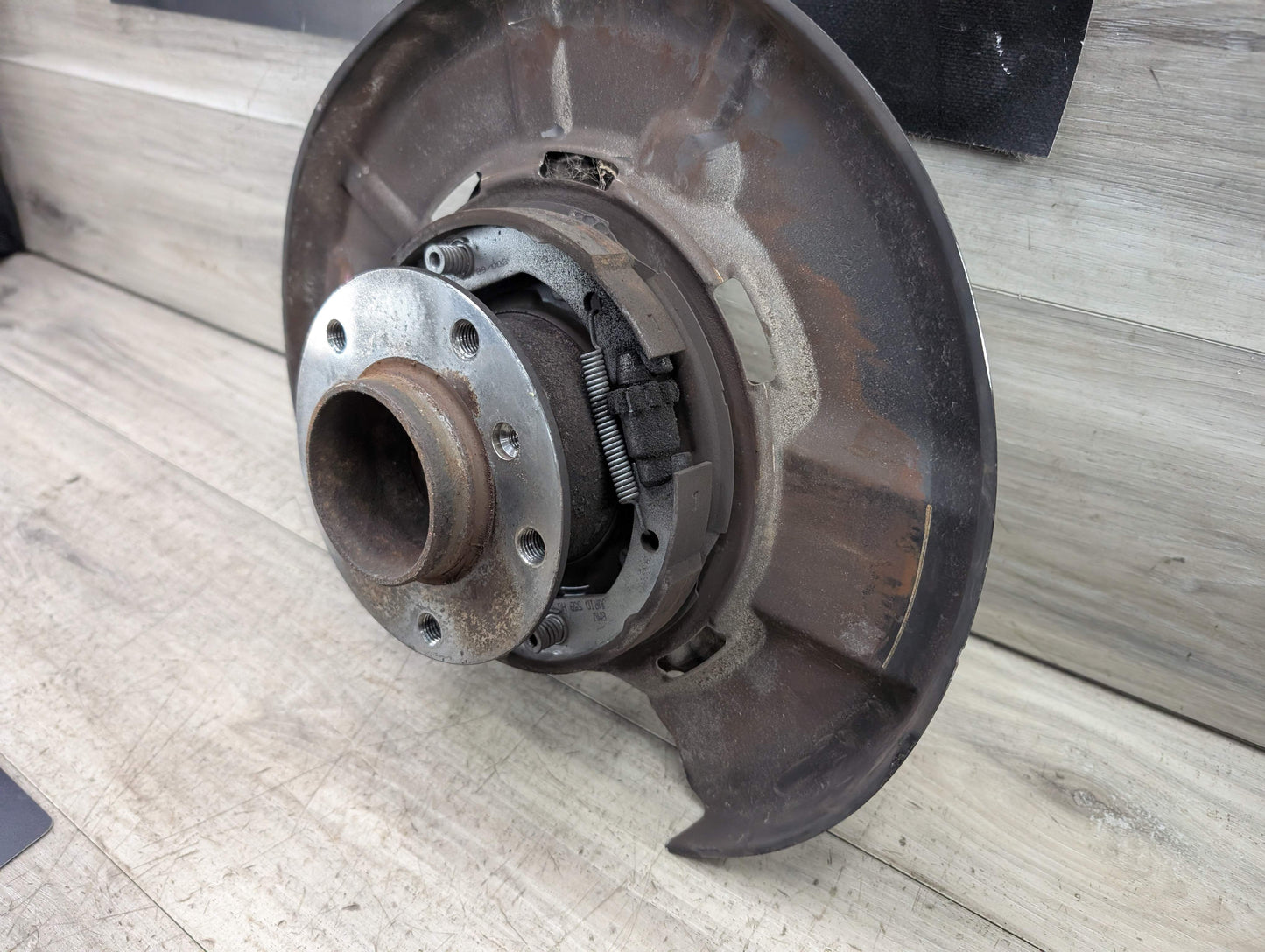 OEM BMW E82 E90 E92 E93 REAR Right Passenger Wheel Hub Spindle Bearing Knuckle