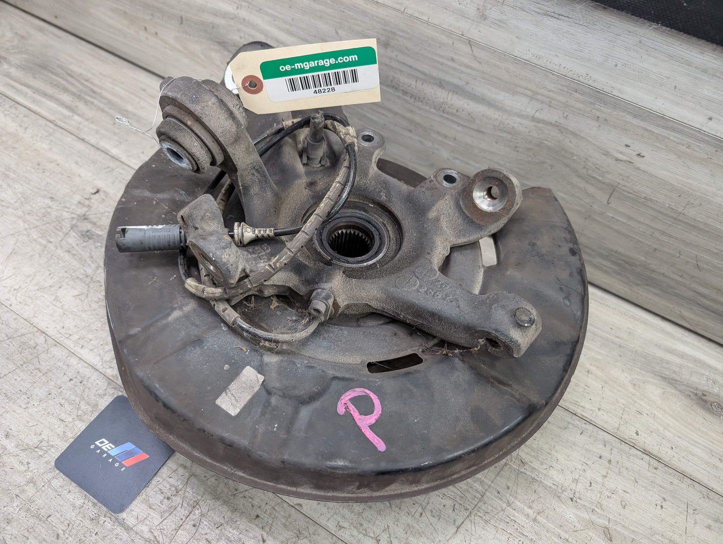 OEM BMW E82 E90 E92 E93 REAR Right Passenger Wheel Hub Spindle Bearing Knuckle