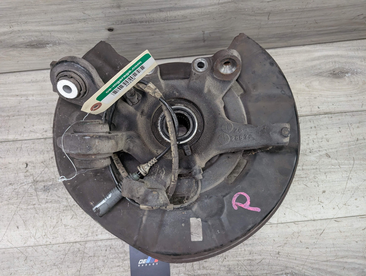 OEM BMW E82 E90 E92 E93 REAR Right Passenger Wheel Hub Spindle Bearing Knuckle