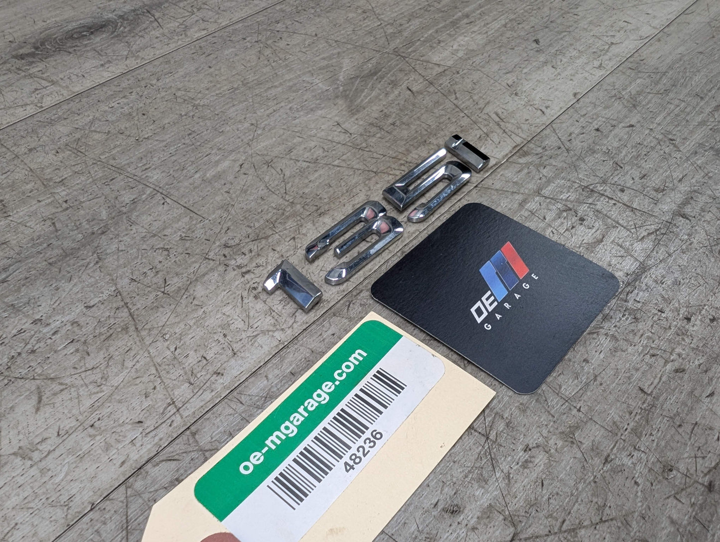 08-13 OEM BMW E82 E88 135i Trunk Lid 135i Badge Emblem