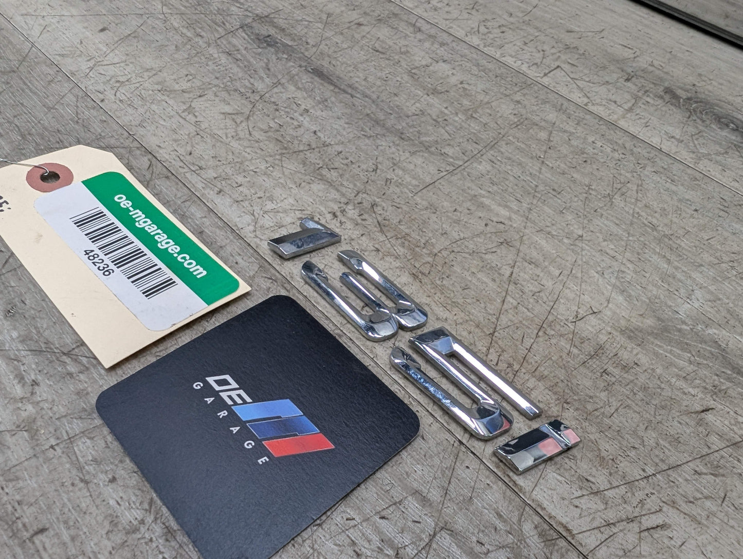 08-13 OEM BMW E82 E88 135i Trunk Lid 135i Badge Emblem