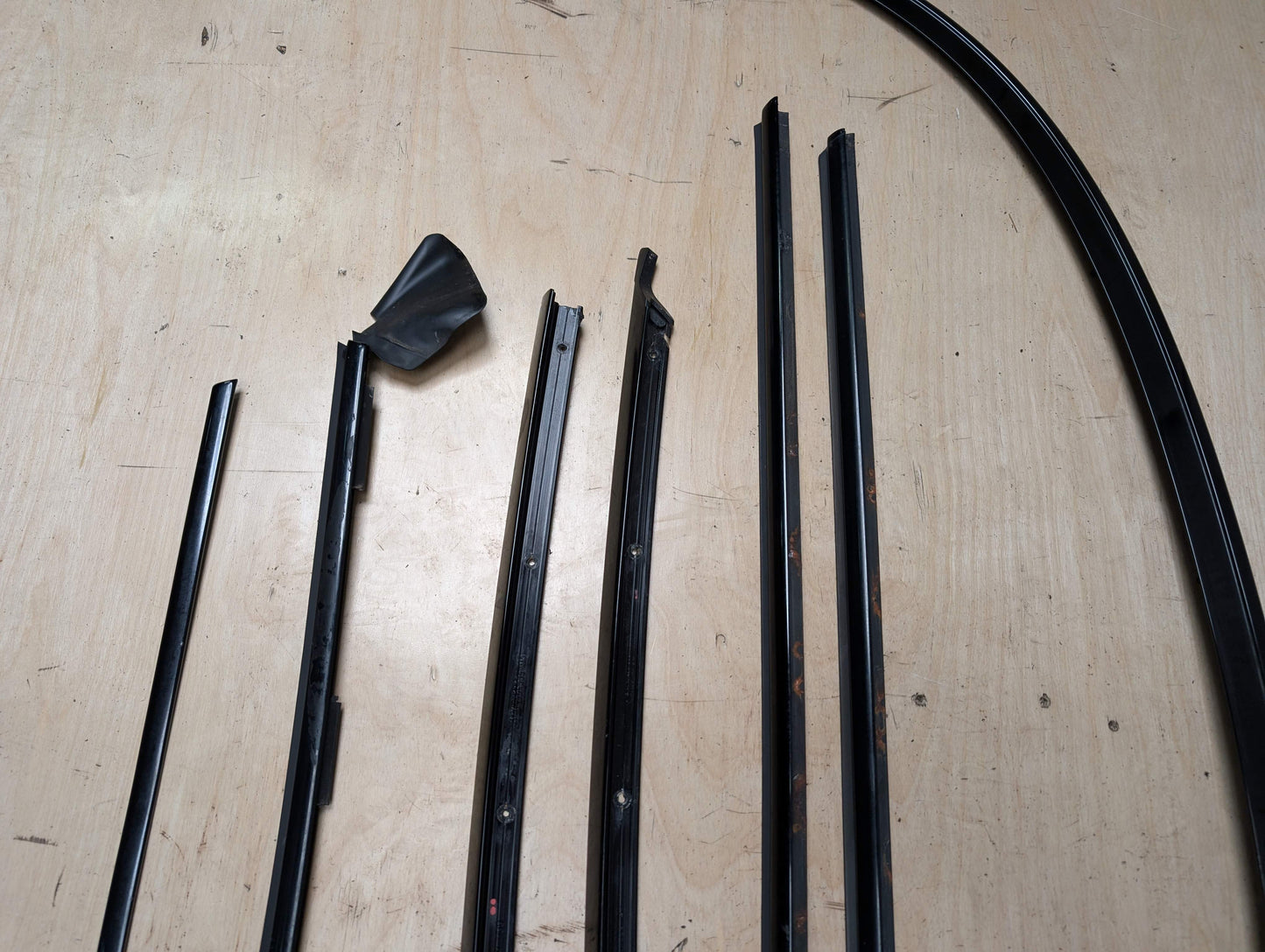 OEM BMW E88 135 Front Rear Door Exterior Trim Molding High Gloss Black SET of 7