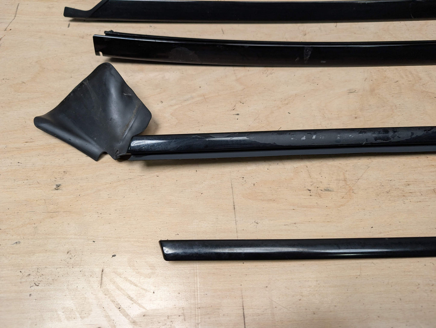 OEM BMW E88 135 Front Rear Door Exterior Trim Molding High Gloss Black SET of 7