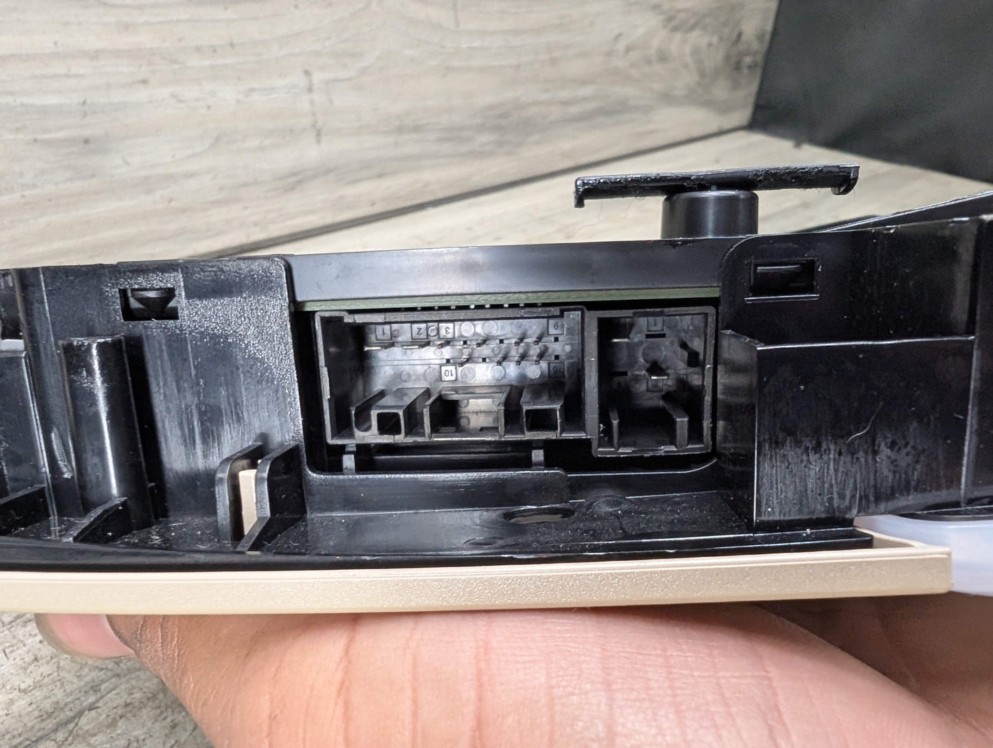 OEM BMW F22 F30 F32 F36 F80 F82 Headliner Roof Console Dome Light SOS Switch