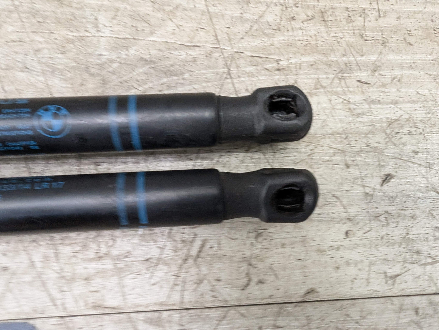 OEM BMW F22 F30 F32 F36 Front Hood Left Right Support Struts Lift Cylinder SET