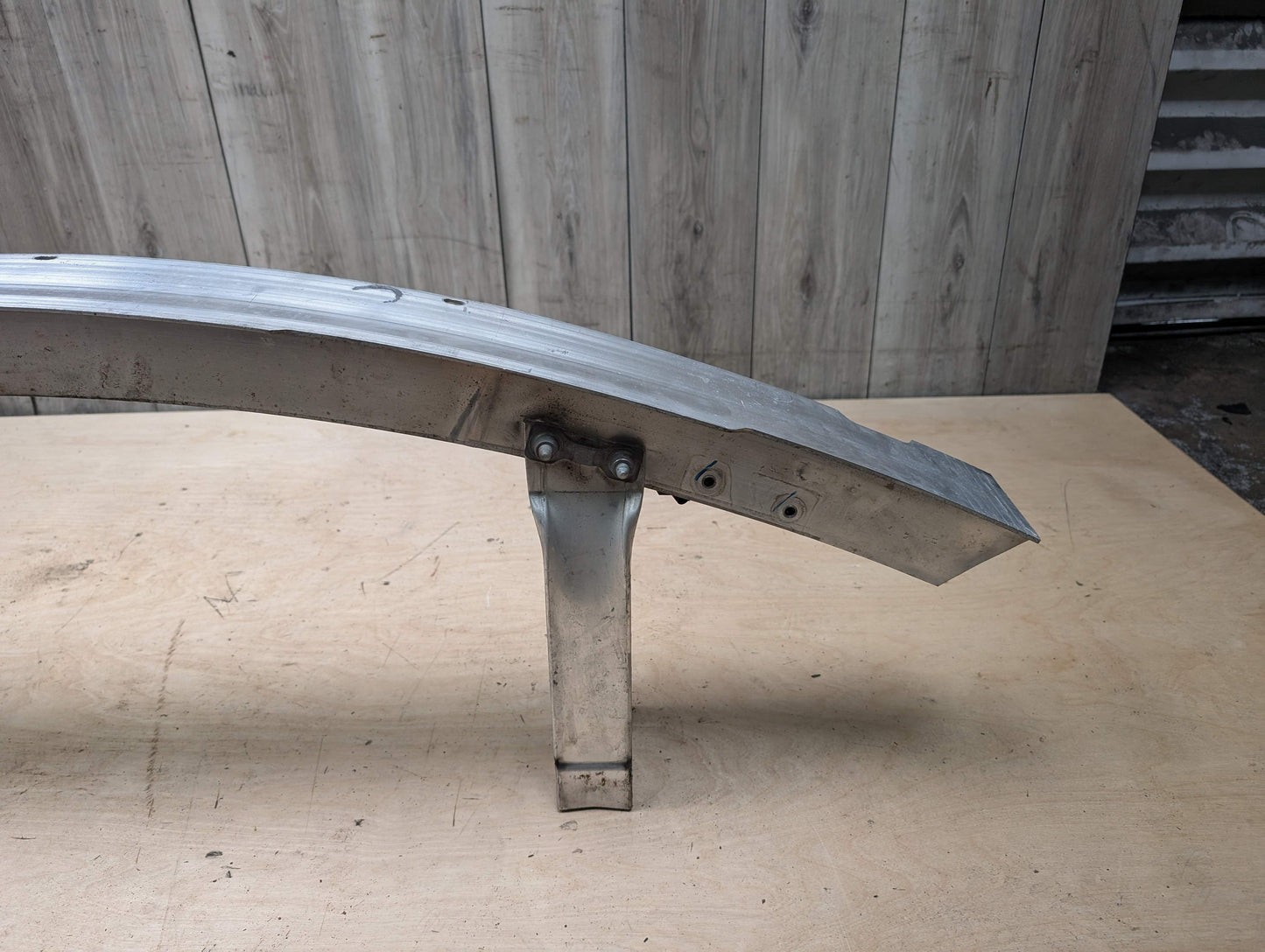 10-13 OEM Mercedes W207 E350 E550 Front Bumper Reinforcement Impact Crash Bar
