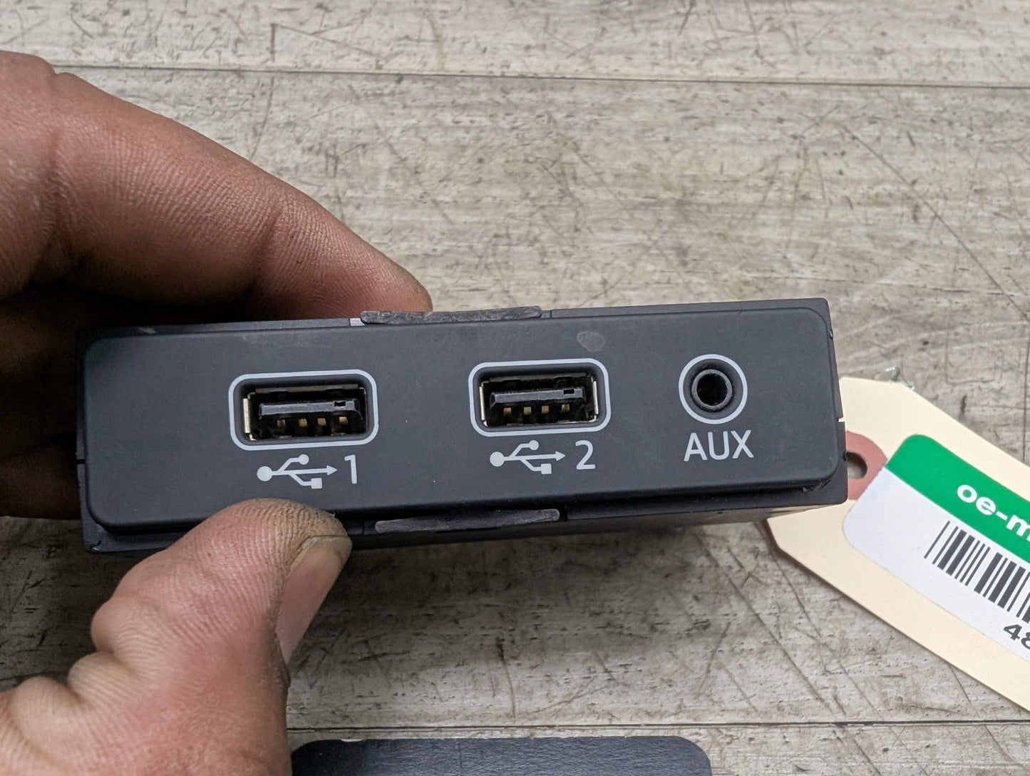 17-24 OEM AUDI A4 A5 RS5 S4 S5 Center Console USB AUX-IN Port Socket Module