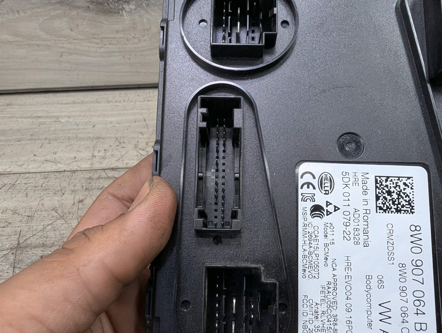 17-19 OEM AUDI A4 B9 BCM Body Control Module Unit