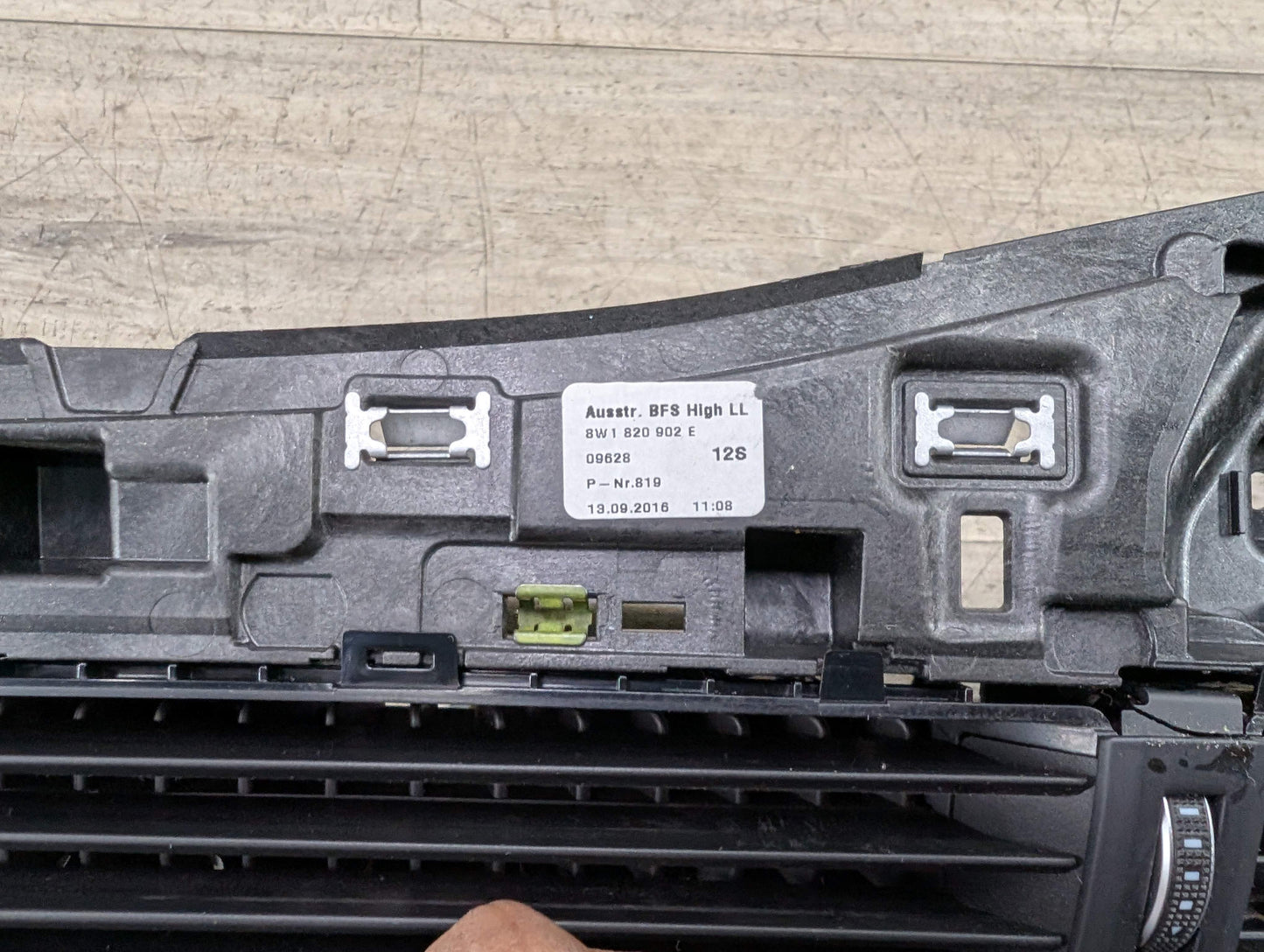 17-25 OEM AUDI A4 A5 RS5 S4 S5 S7 Dash Dashboard Center AC Air Vent Trim Grille