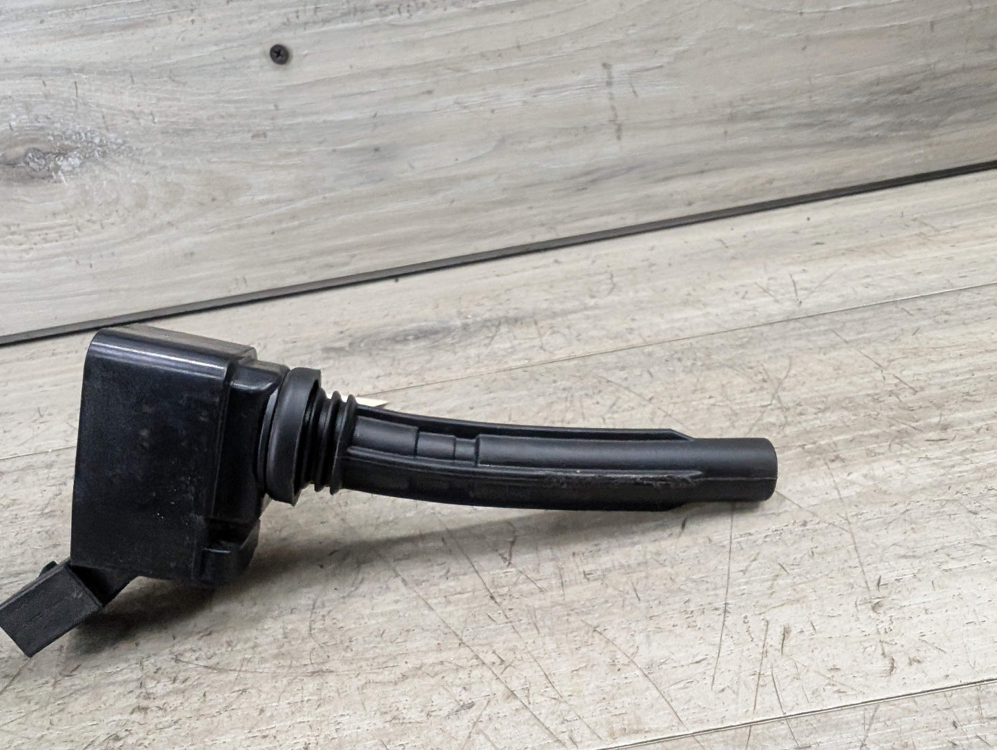 15-17 OEM AUDI A3 A4 A6 Q7 Enigne 2.0L CYMC Delphi Ignition Coil