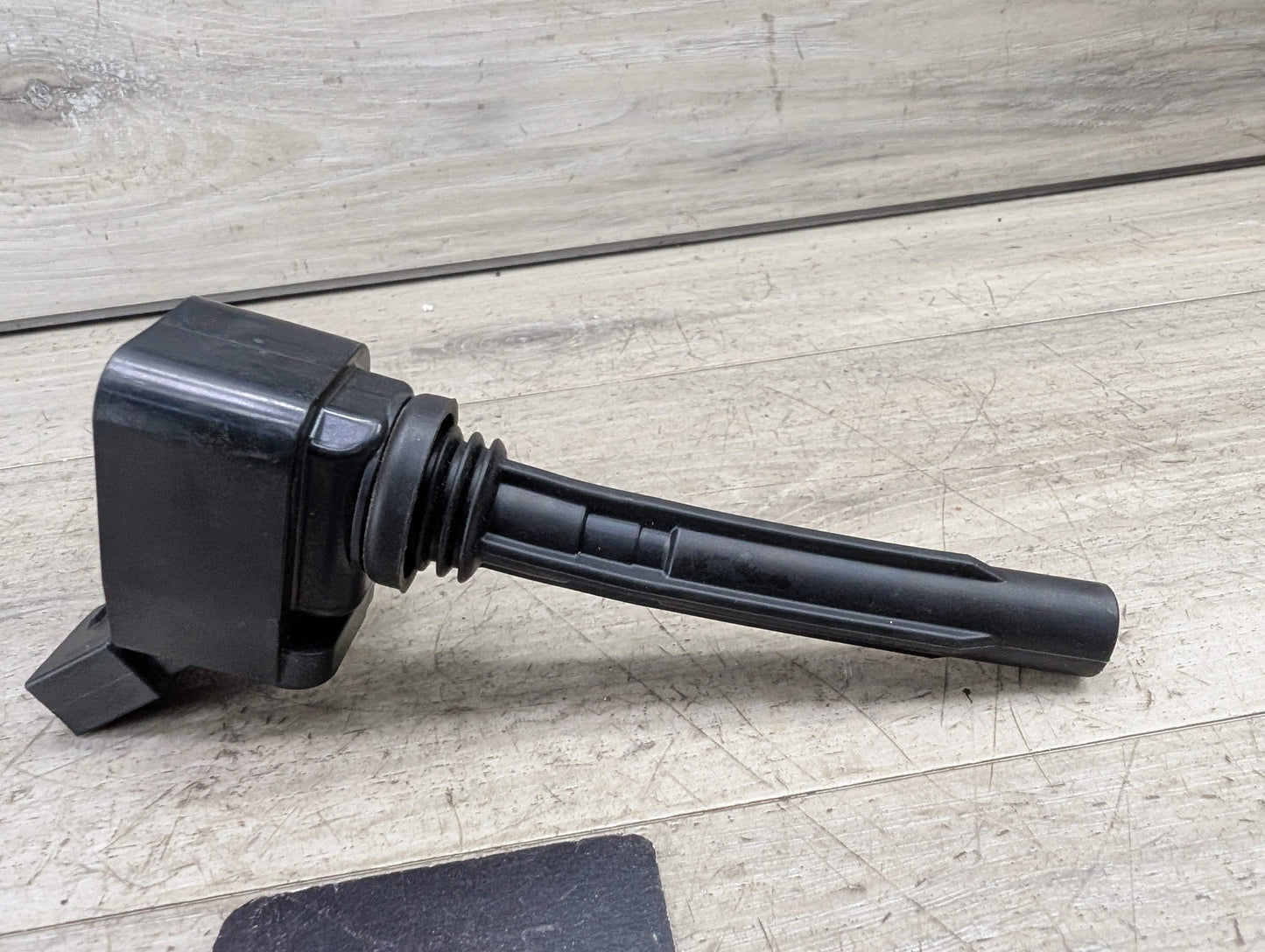15-17 OEM AUDI A3 A4 A6 Q7 Enigne 2.0L CYMC Delphi Ignition Coil