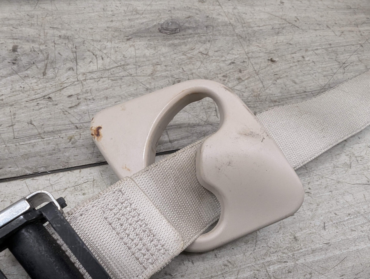 OEM BMW F15 F16 X5 X6 Front Right Passenger Seat Belt Seatbelt Retractor Beige