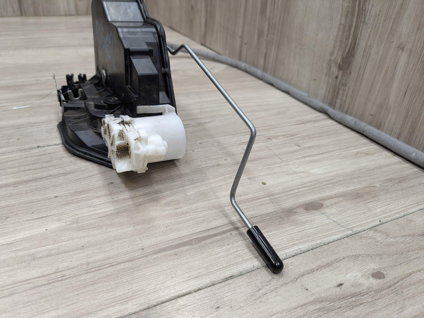 11-18 OEM BMW F25 F26 X3 X4 Front Left Driver Door Lock Latch Actuator