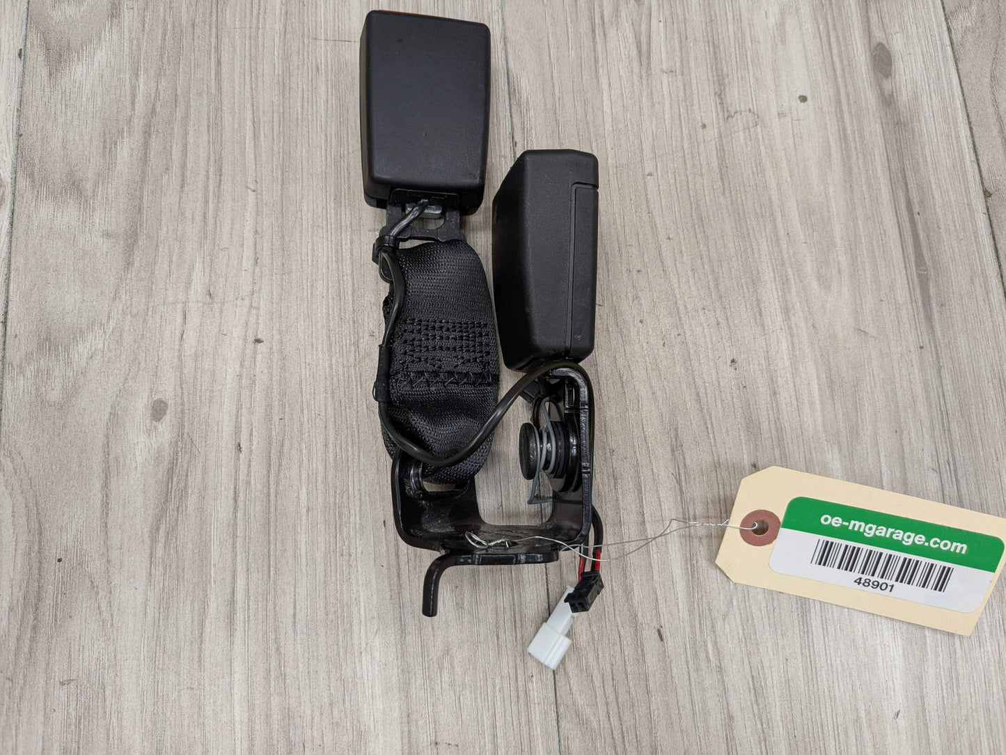 OEM BMW G01 G02 F97 F98 X3 REAR Right Passenger Side SeatBelt Seat Belt Buckle