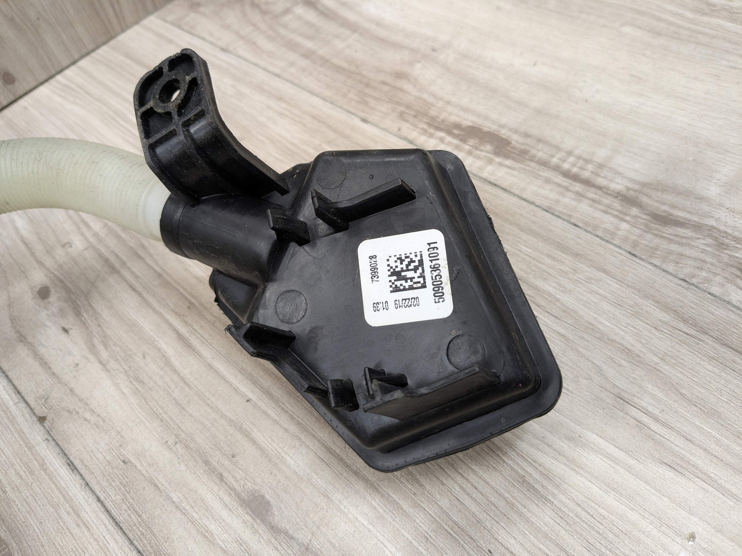 OEM BMW F97 F97 X3 X4 X3M X4M Windshield Wipe Washer Bottle Tank Reservoir