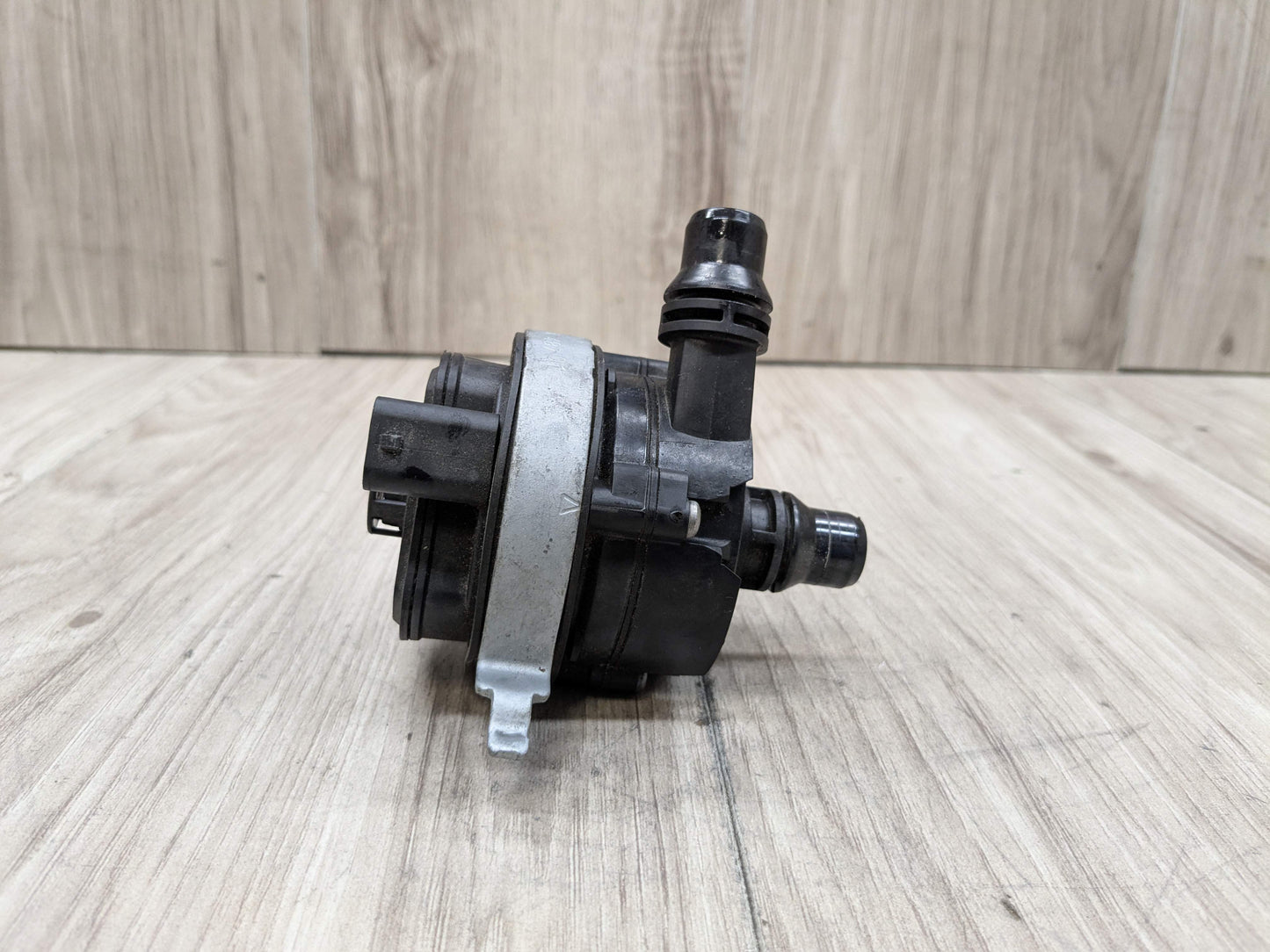OEM BMW F23 F30 F32 F36 F80 F82 G01* Engine B46 S55 Auxiliary Coolant Water Pump