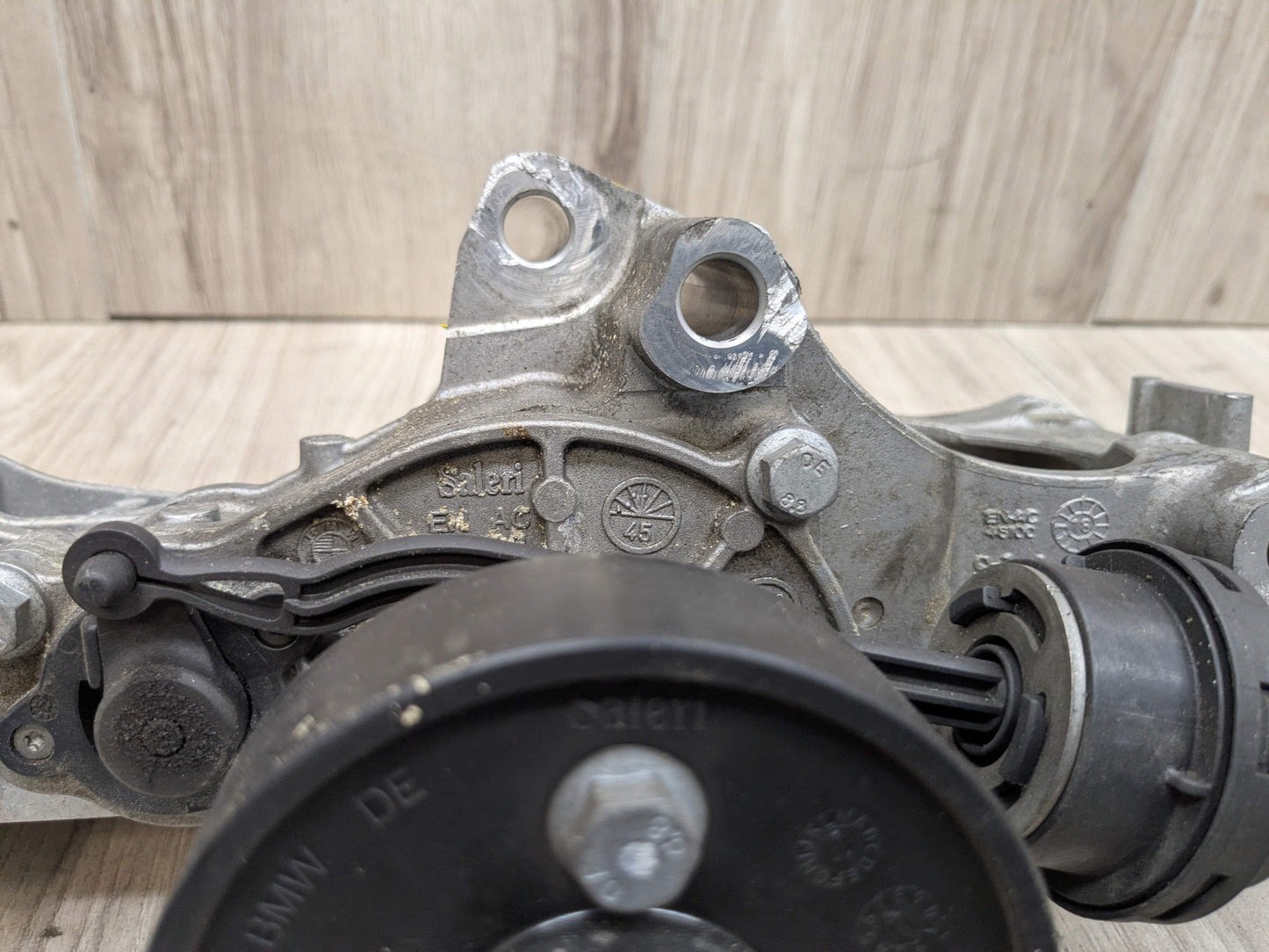 OEM BMW F22 F23 F30 G01 G02 230 330 X3 Engine B46 B48 Coolant Pump With Support