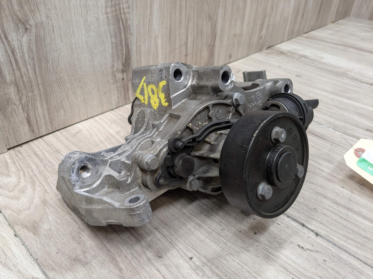 OEM BMW F22 F23 F30 G01 G02 230 330 X3 Engine B46 B48 Coolant Pump With Support