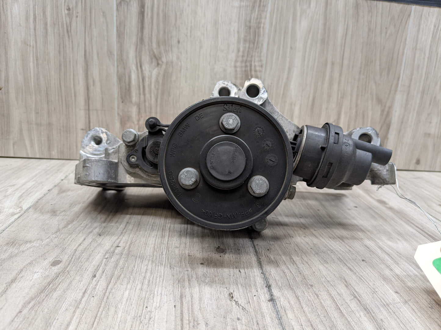 OEM BMW F22 F23 F30 G01 G02 230 330 X3 Engine B46 B48 Coolant Pump With Support