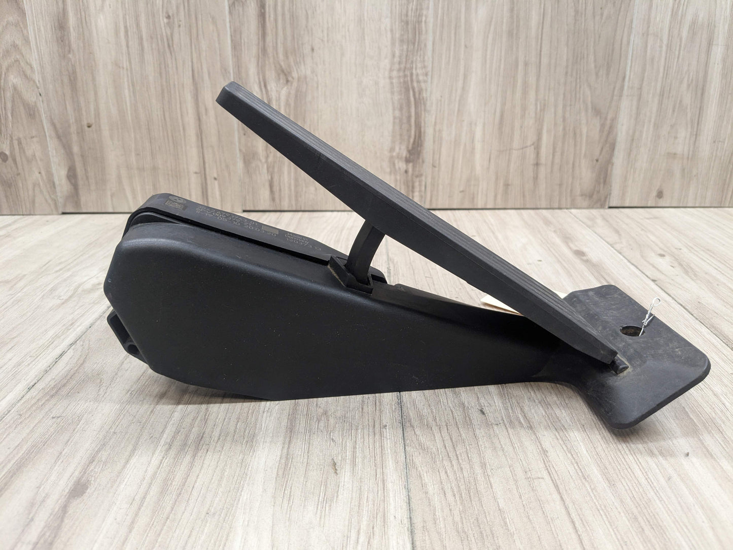 08-25 OEM BMW  E88 F22 F30 F32 Accelerator Gas Pedal and Sensor