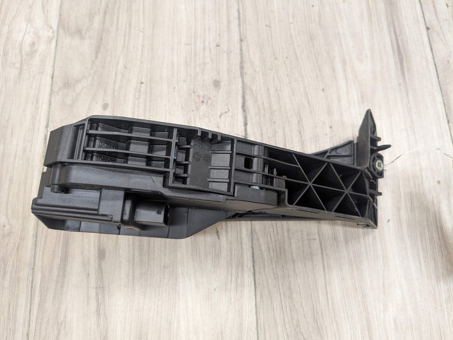 08-25 OEM BMW  E88 F22 F30 F32 Accelerator Gas Pedal and Sensor