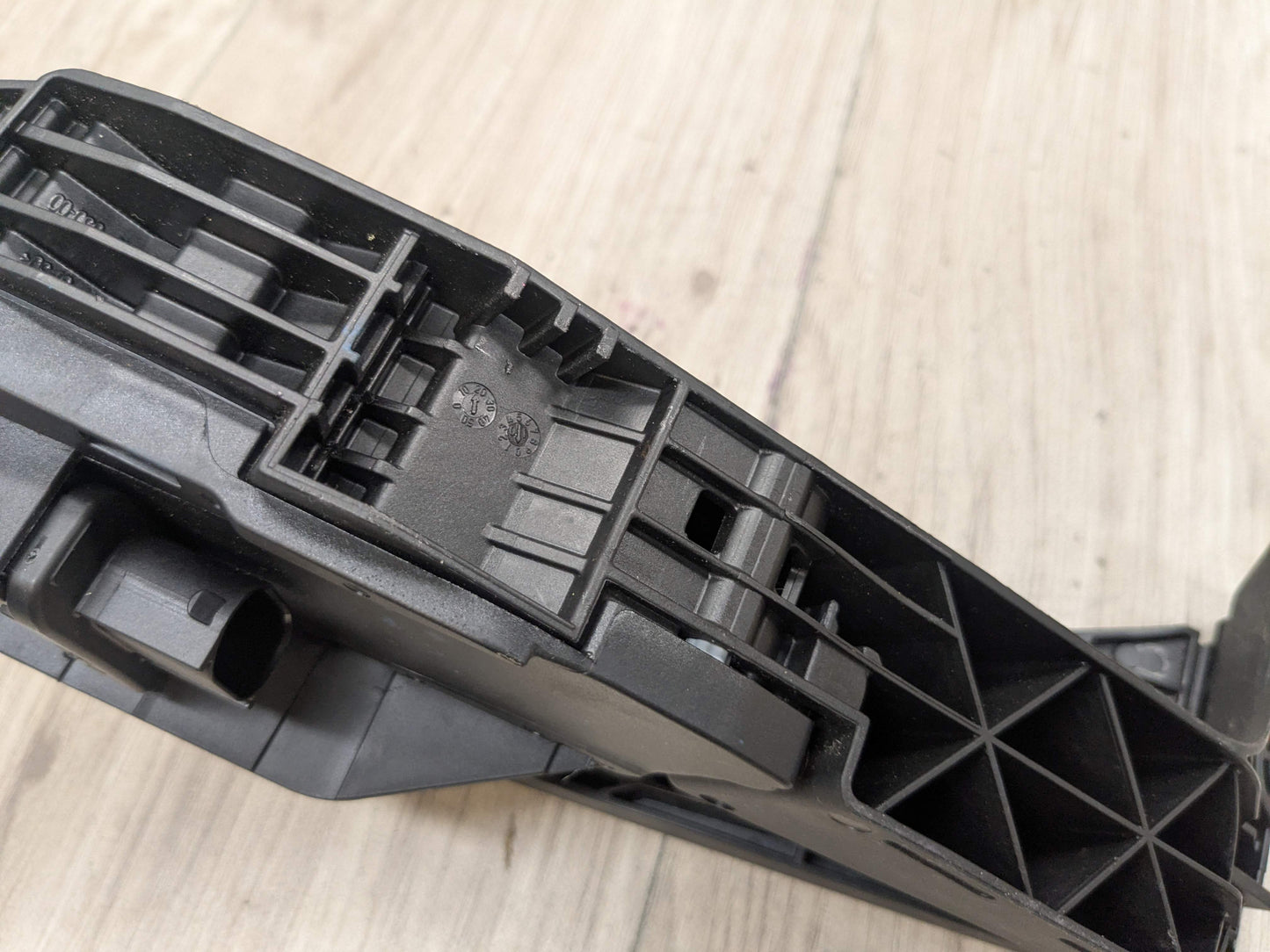 08-25 OEM BMW  E88 F22 F30 F32 Accelerator Gas Pedal and Sensor