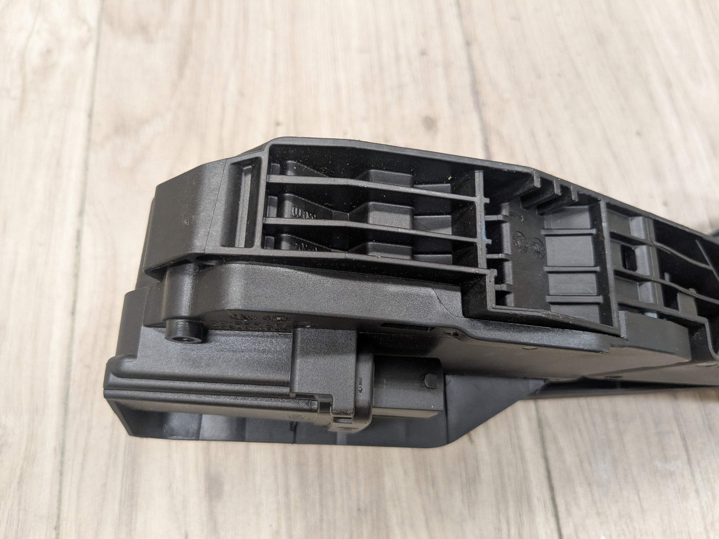 08-25 OEM BMW  E88 F22 F30 F32 Accelerator Gas Pedal and Sensor