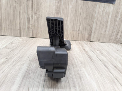 08-25 OEM BMW  E88 F22 F30 F32 Accelerator Gas Pedal and Sensor