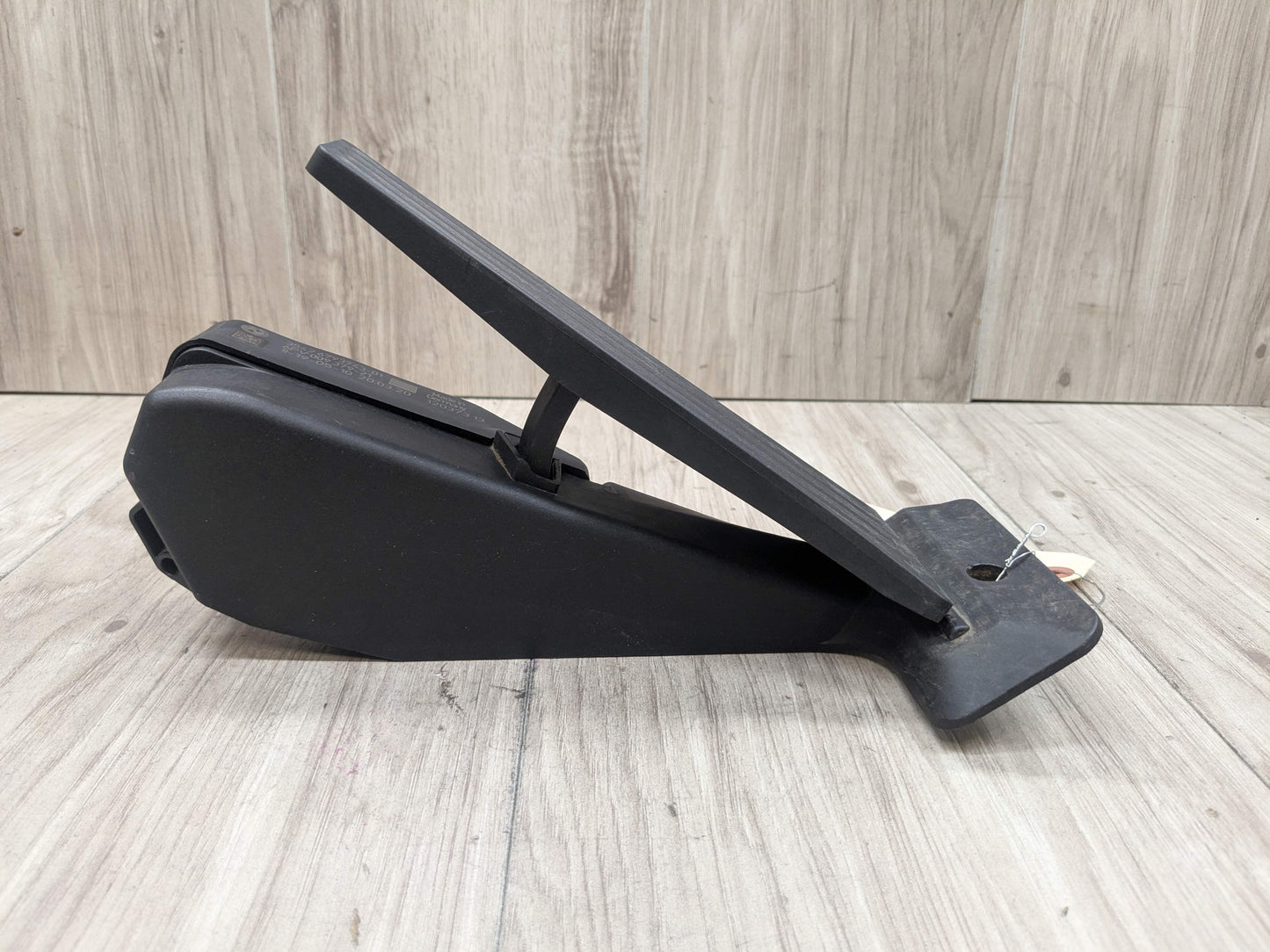 08-25 OEM BMW  E88 F22 F30 F32 Accelerator Gas Pedal and Sensor
