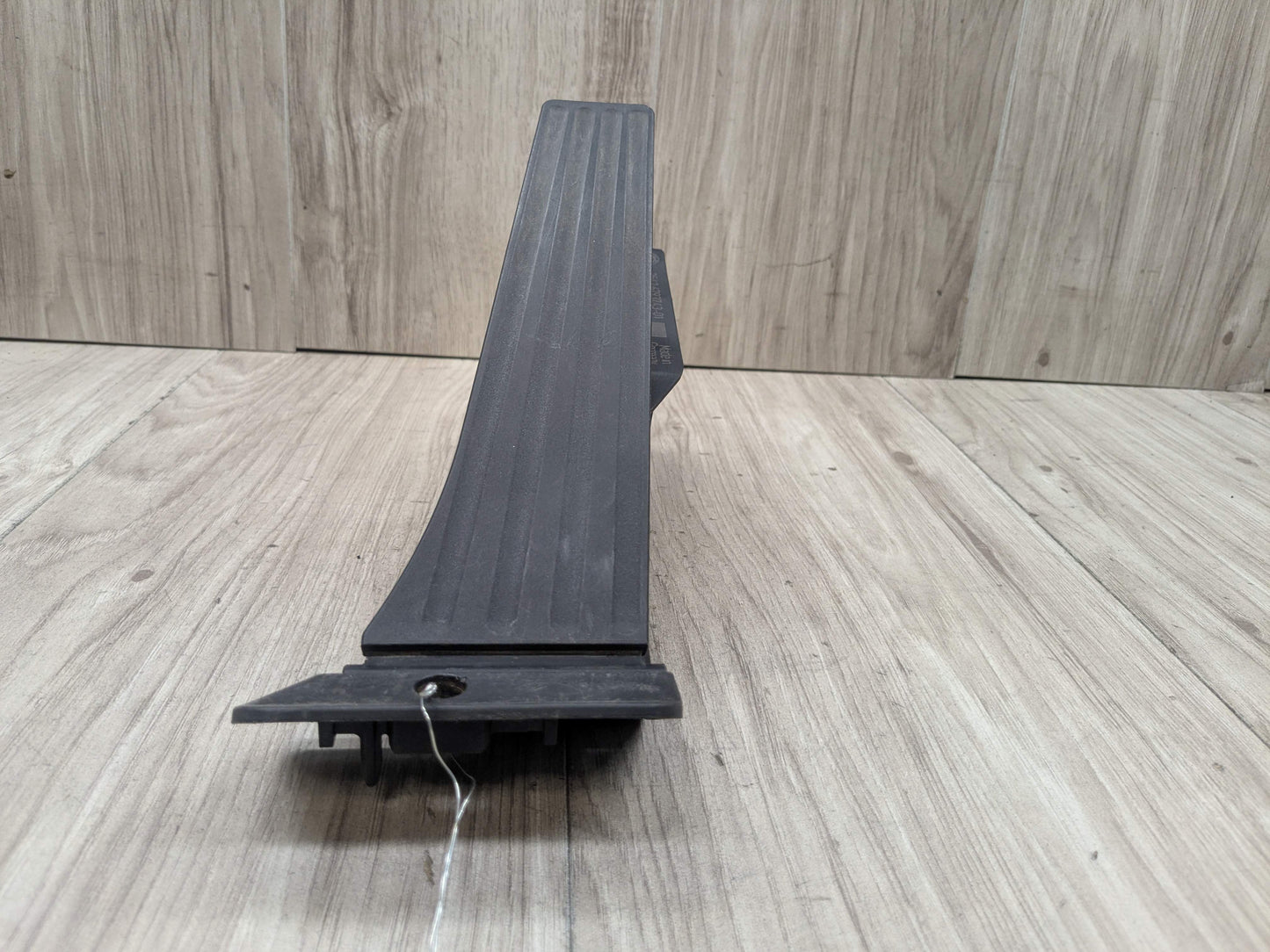 08-25 OEM BMW  E88 F22 F30 F32 Accelerator Gas Pedal and Sensor