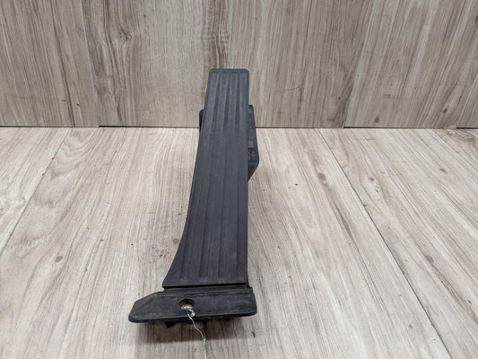 08-25 OEM BMW  E88 F22 F30 F32 Accelerator Gas Pedal and Sensor