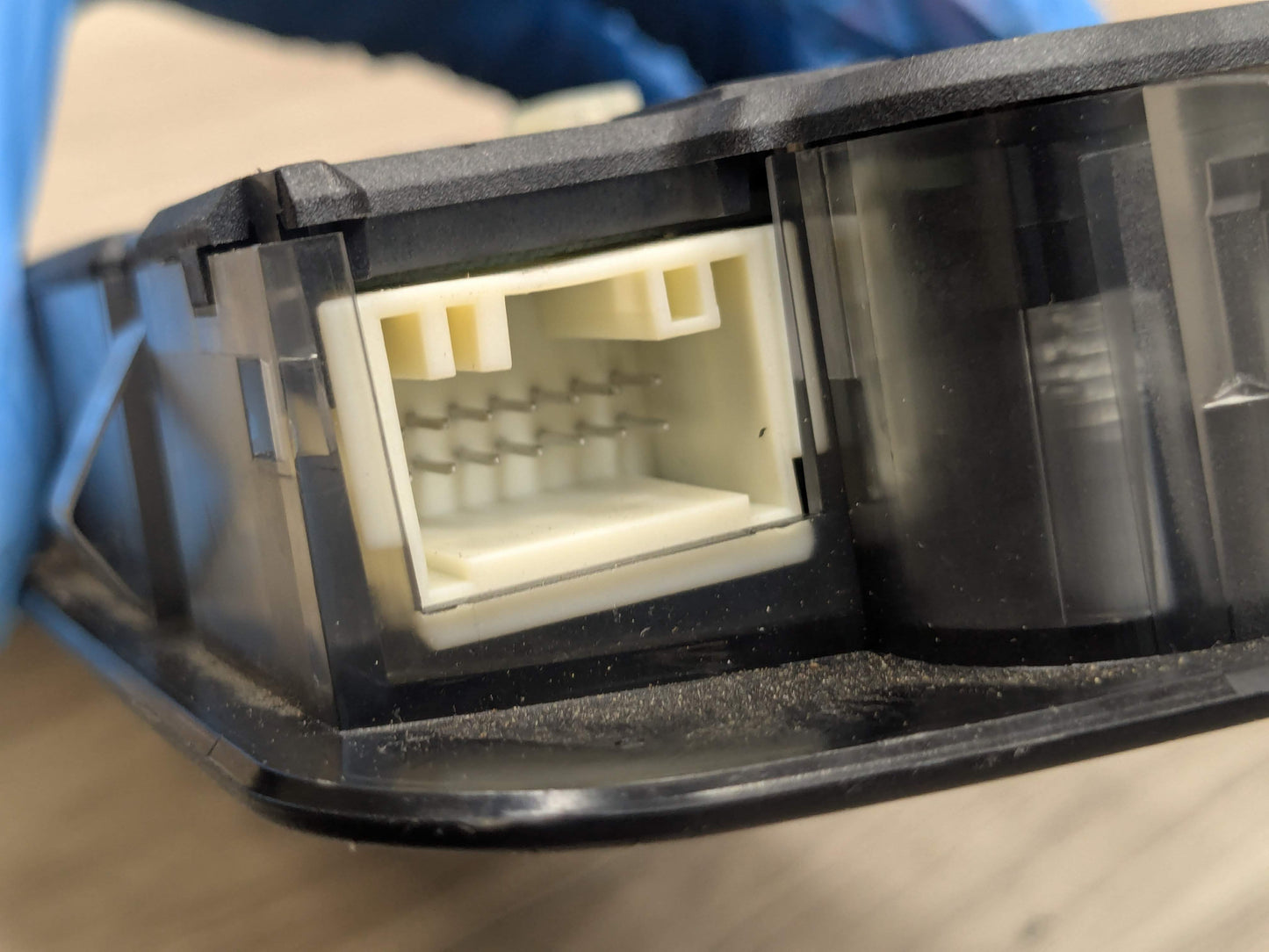 08-13 OEM BMW E88 E93 E89 135 328 335 Z4 M3 Roof Console Dome Light SOS Switch
