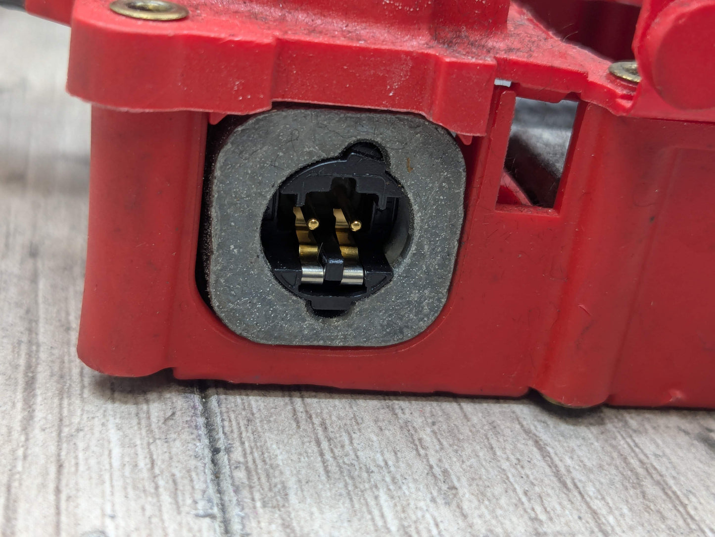 OEM BMW E82 E88 E90 E92 328 335 M3 Battery Plus Pole Terminal Positive Red Cable